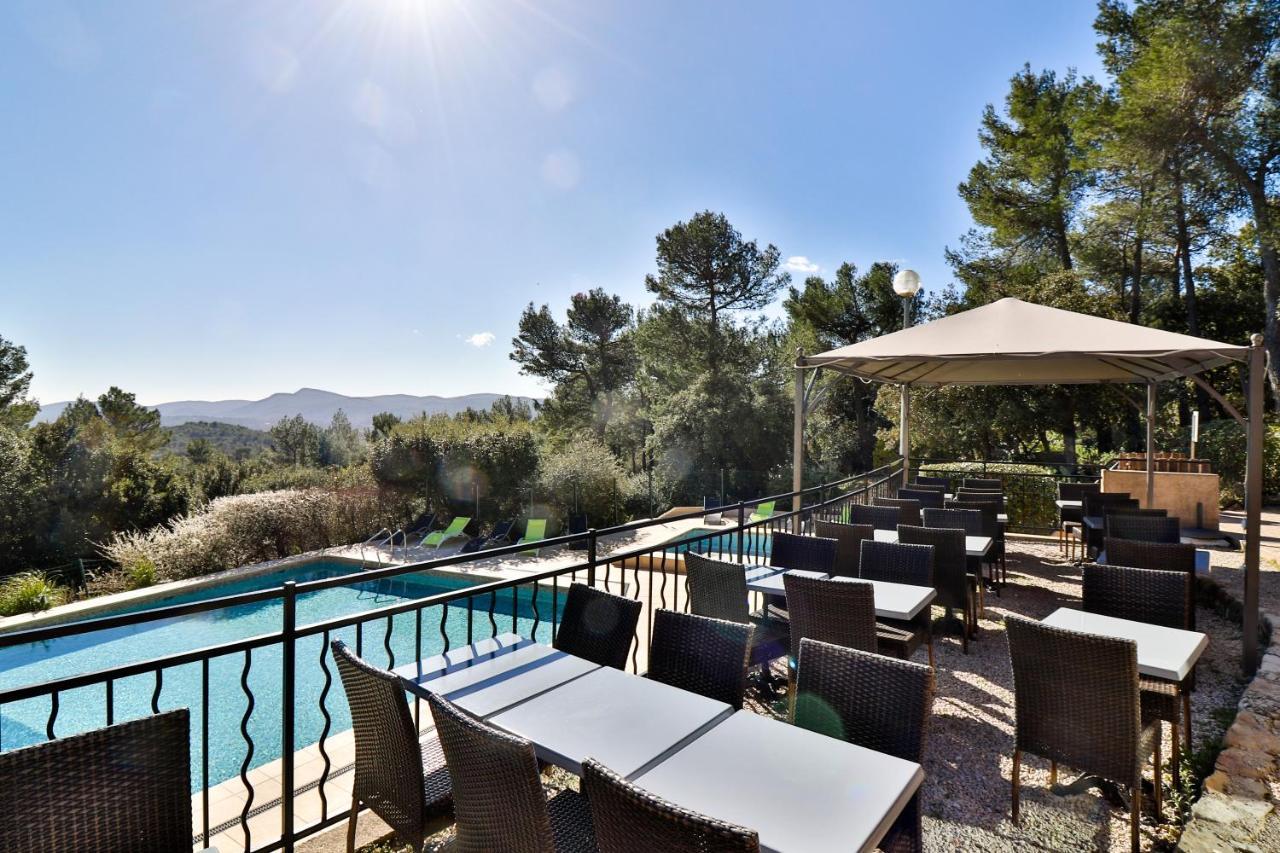 Les Arbousiers Village Hotel Provencal La Roquebrussanne Bagian luar foto