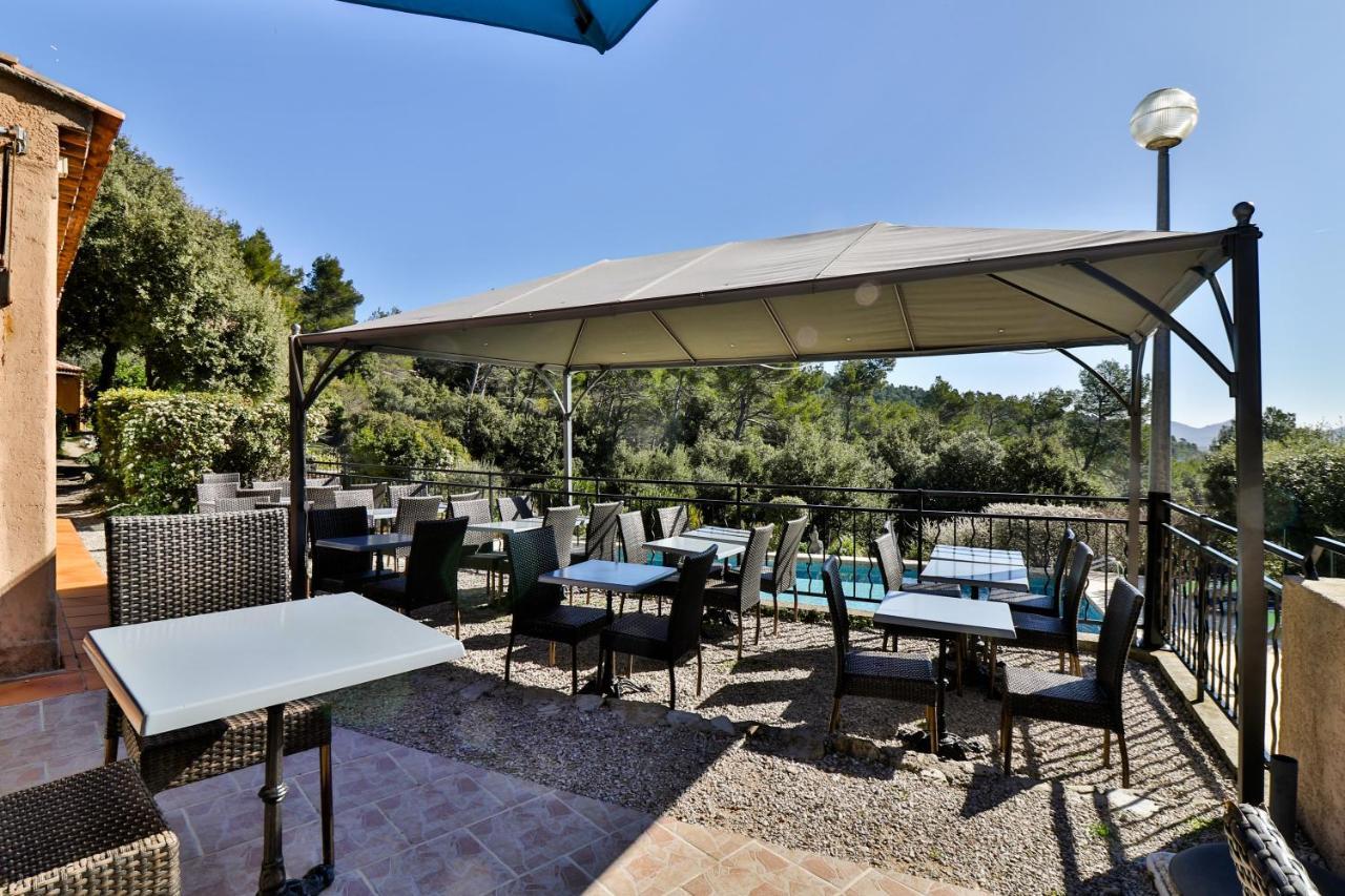 Les Arbousiers Village Hotel Provencal La Roquebrussanne Bagian luar foto