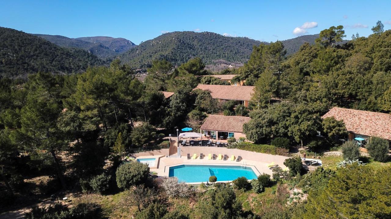 Les Arbousiers Village Hotel Provencal La Roquebrussanne Bagian luar foto