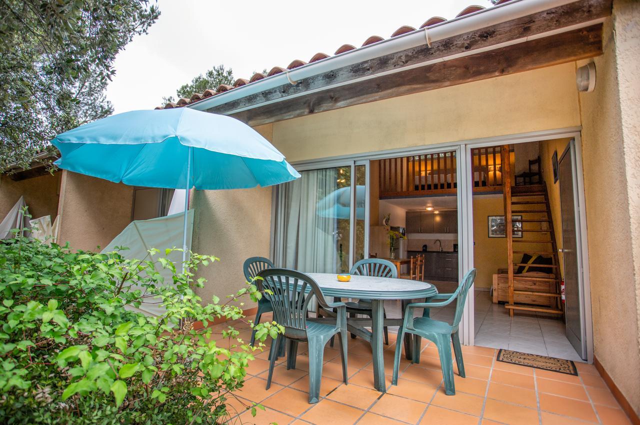 Les Arbousiers Village Hotel Provencal La Roquebrussanne Bagian luar foto